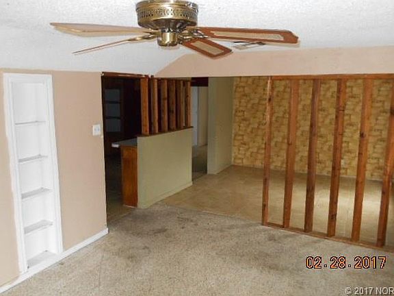 5th image of 703 NE 11th St