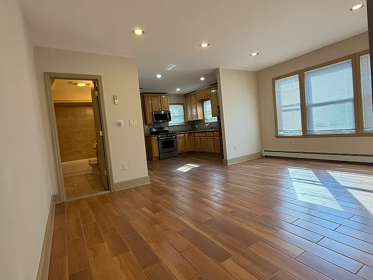 127 Winslow Pl — Photo 8
