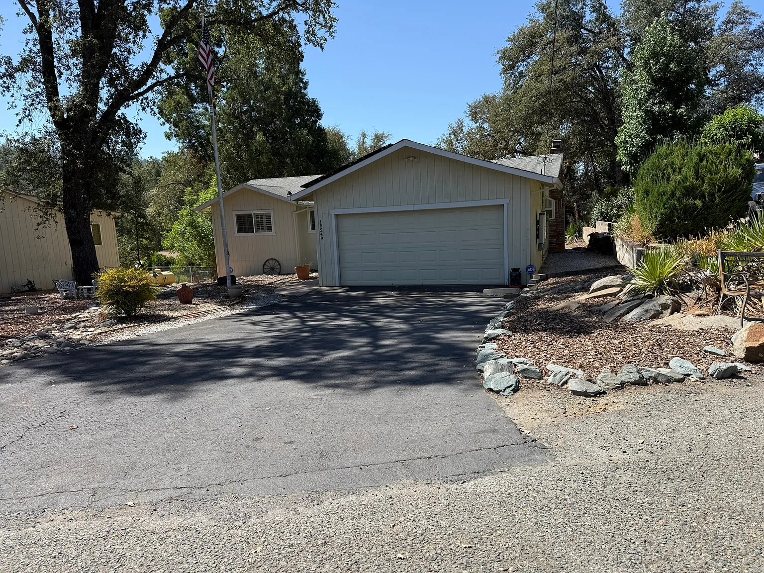3 bed, 1097 sqft, $2,495 — Photo 2