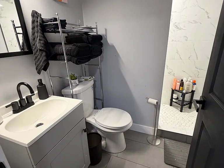 8631 Beaubien St #5 — Photo 14