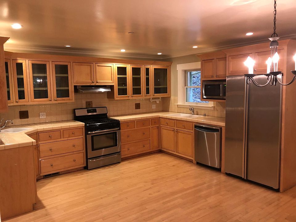 1st image of 77 Oak Grove Ave