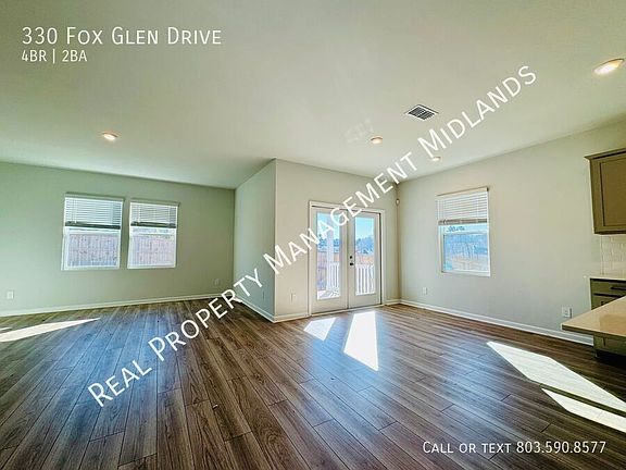 4th image of 330 Fox Glen Dr