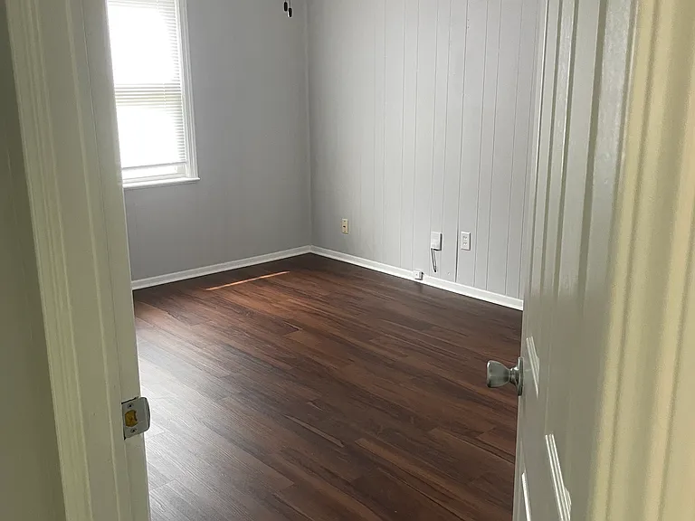 1241 Orchard Heights Dr — Photo 12