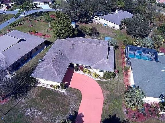 4th image of 23048 Gray Ave