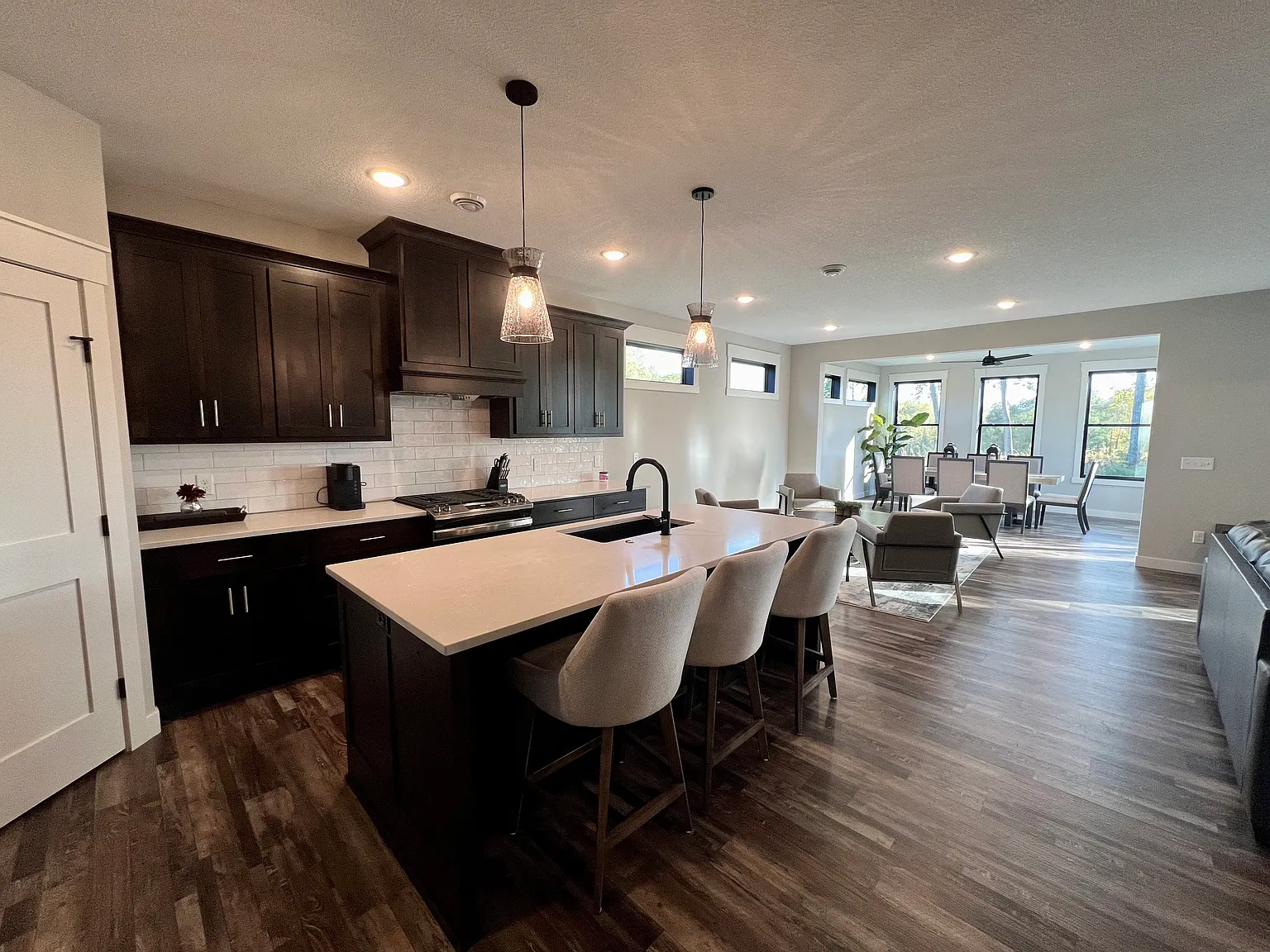 4 bed, 2522 sqft, $5,000 — Photo 3