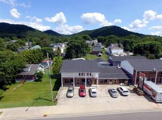 721 River Dr, Irvine, KY 40336