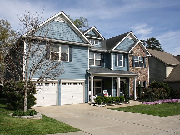 3rd image of 318 Strasburg Dr