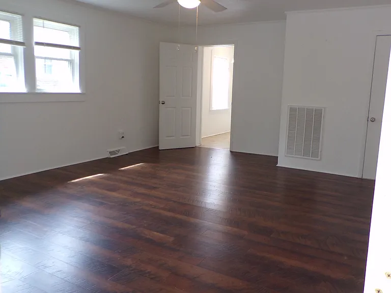 103 McMinn Ave — Photo 3