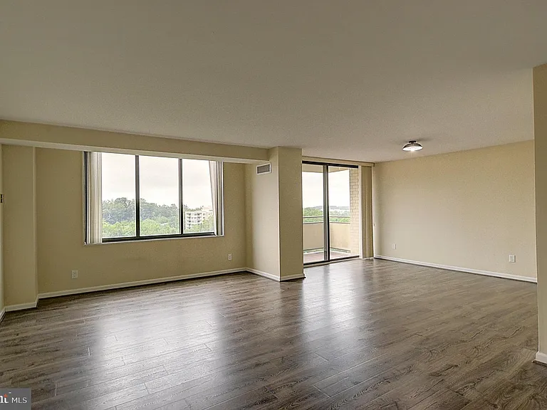 5225 Pooks Hill Rd #1511N — Photo 1