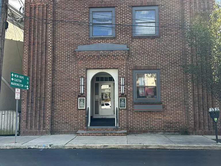 8 W Oakland Ave #1 — Photo 1
