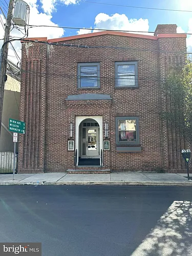 8 W Oakland Ave #1 Photo 1
