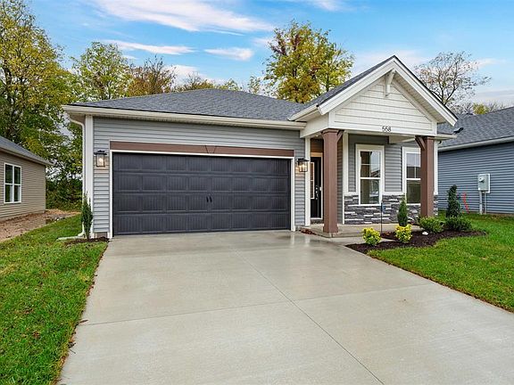 3rd image of 558 Alabaster Ln