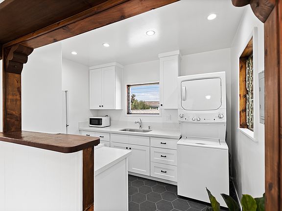 5th image of 2610 Highland Ave APT C