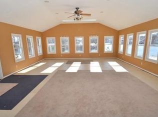 56200 Riverdale Dr, Elkhart, IN 46514
