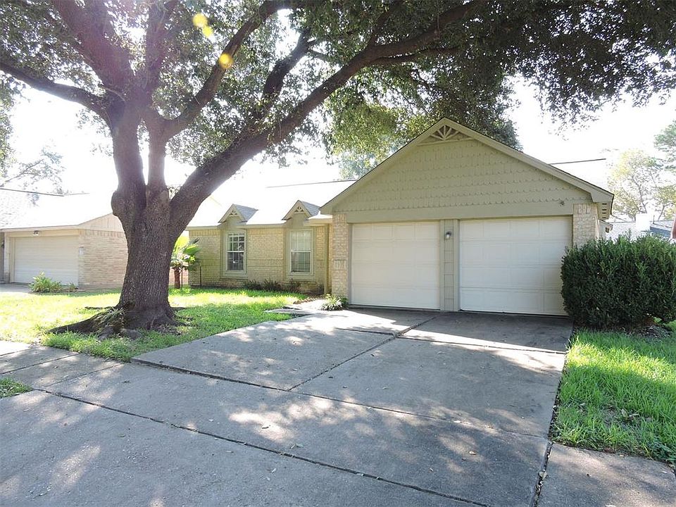 1st image of 19907 Jasperwood Cir