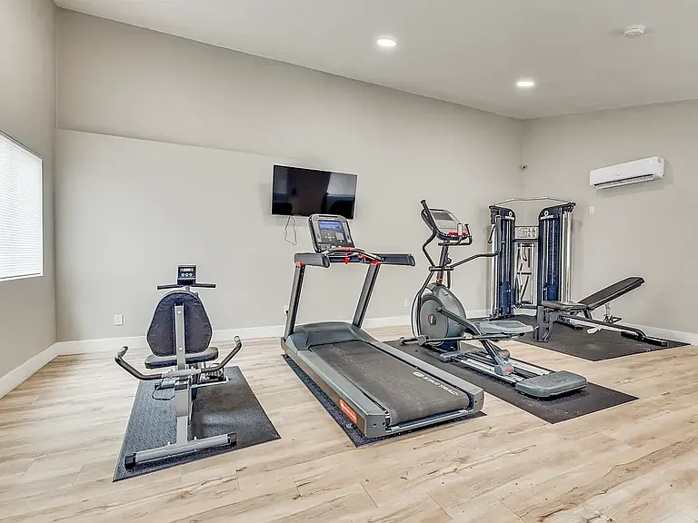 Shadow Ridge Apartments — Photo 4