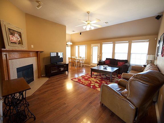 3rd image of 1217 Northern Hills Ln
