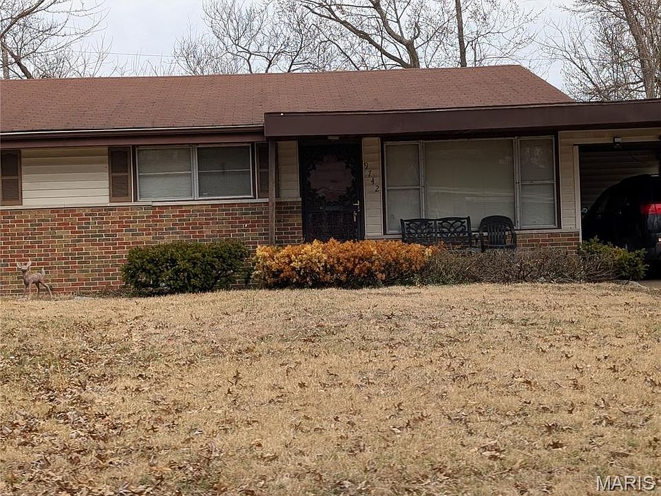 2nd image of 9742 Wendell Dr