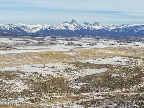 4th image of 2075 Moose Path Way