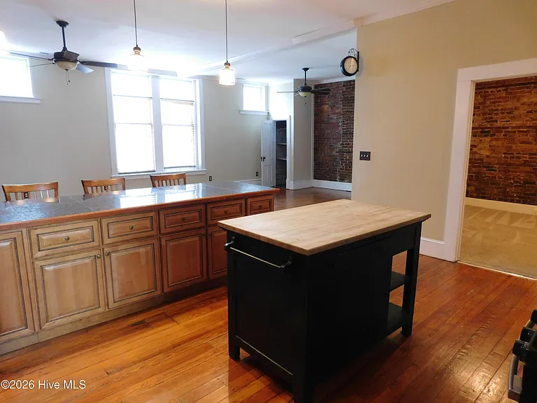 216 Middle St #B — Photo 33