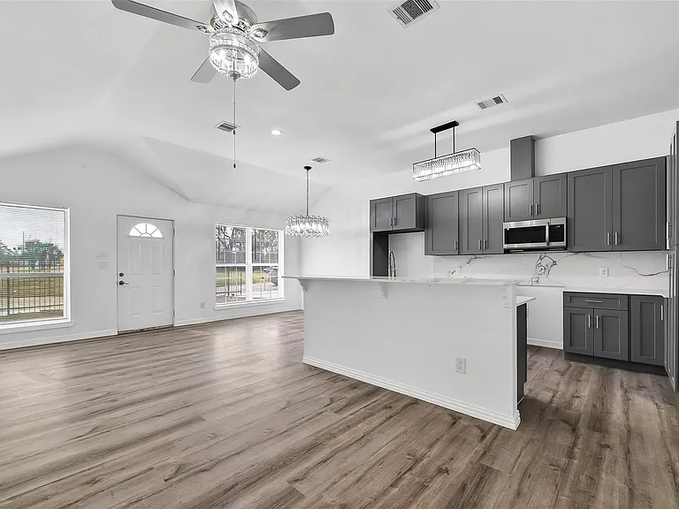 7725 Hoffman St #B — Photo 7