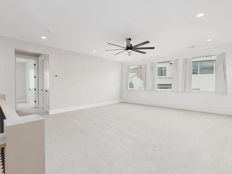 334 S Water Course Dr — Photo 33