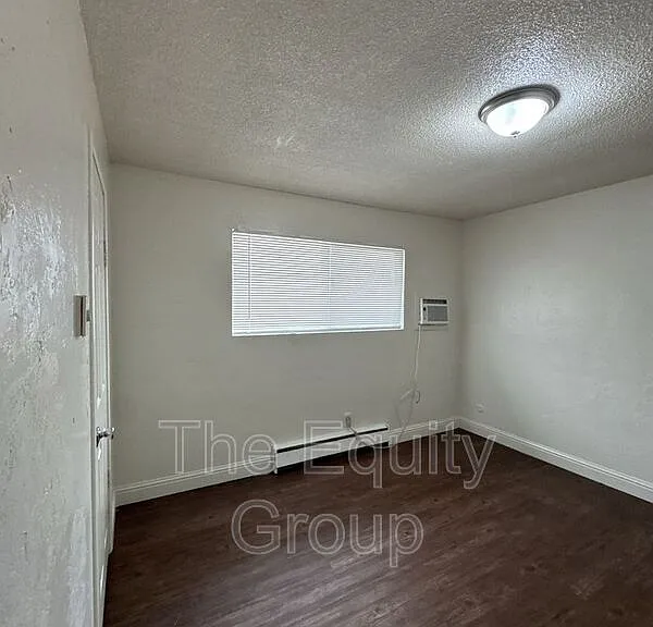 352 S Blackstone St #11 — Photo 4