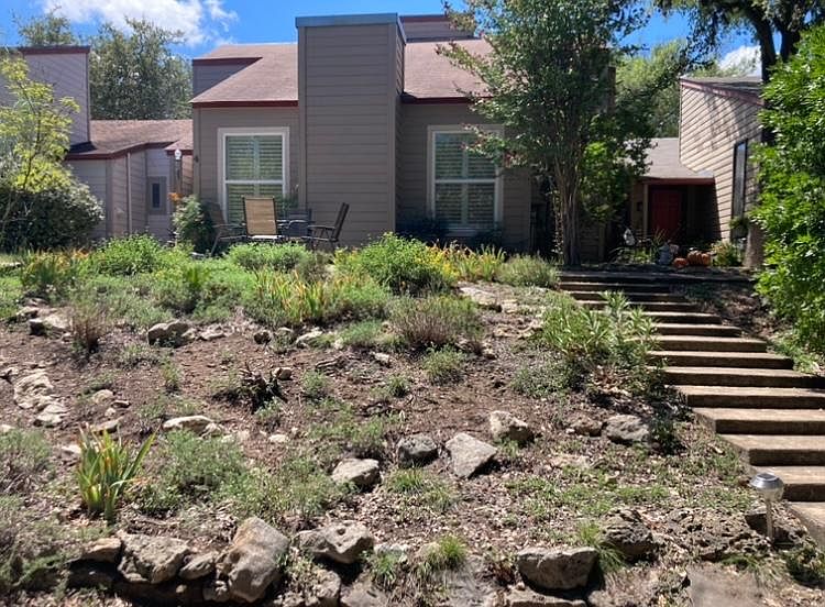1st image of 4 Townhouse Cir