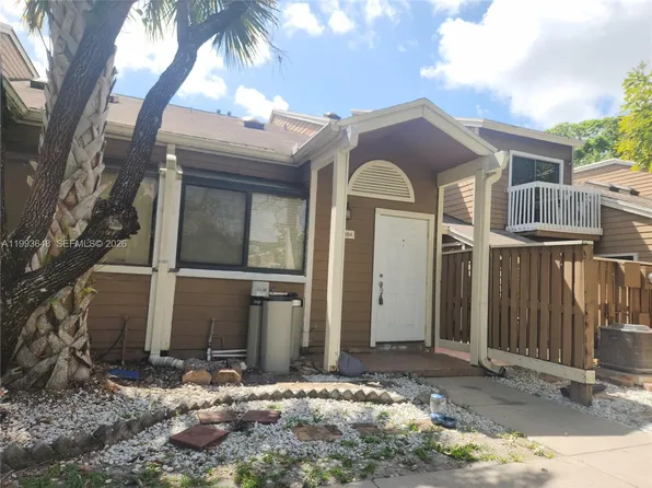 7184 Sportsmans Dr #7184, Pompano Beach, FL 33068