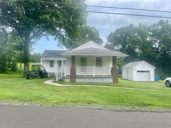327 Gardner Center Rd, New Castle, PA 16101