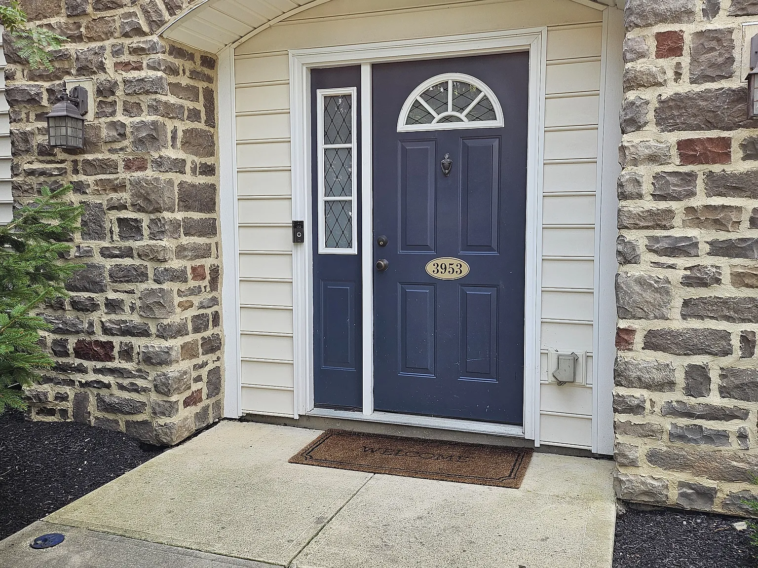 2 bed, 1376 sqft, $2,350 — Photo 2