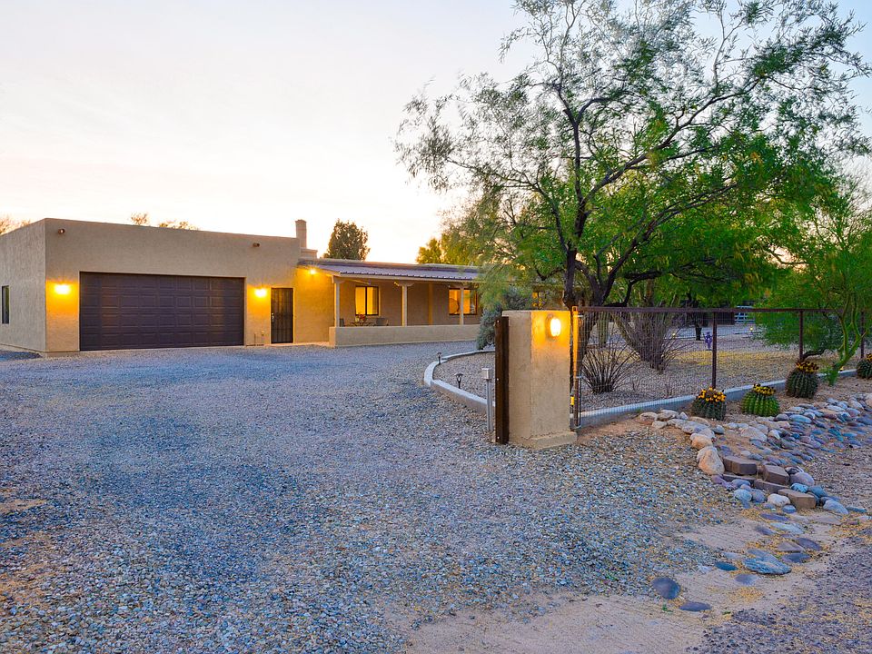 1st image of 9021 N Calle Loma Linda