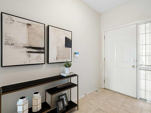 3rd image of 100 Hamptons Line NW