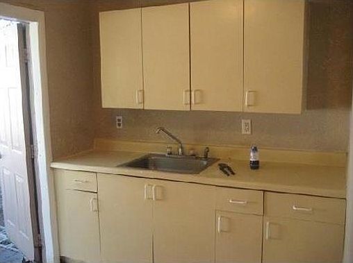 5th image of 1526 NW 11th Ct
