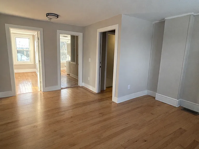 13 Hampden St — Photo 2