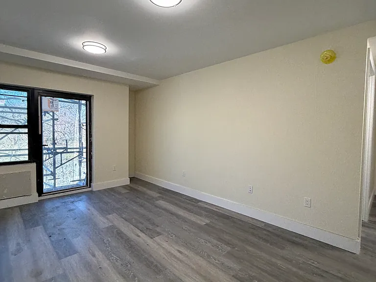 2512 Bronx Park E #B — Photo 7