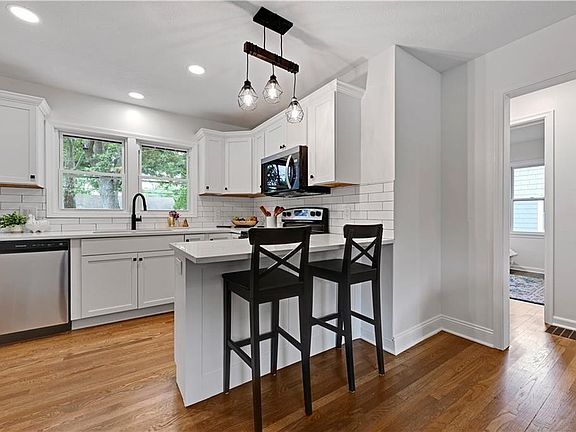 2nd image of 5408 W 72nd St