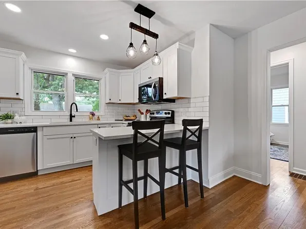 5408 W 72nd St, Prairie Village, KS 66208