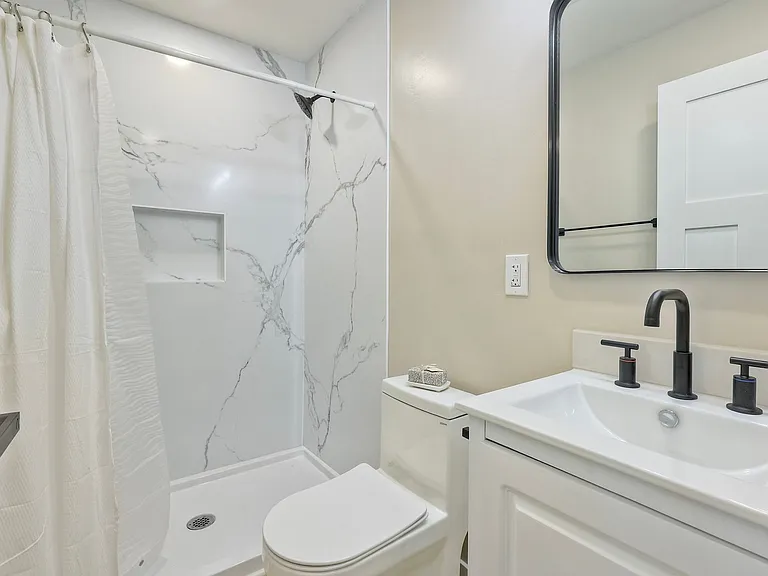 4546 60th St #9 — Photo 7