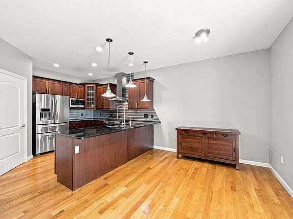 5th image of 25 Tall Pines Rd #6