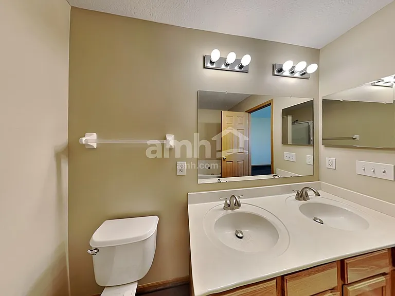 2271 Landcrest Dr — Photo 12