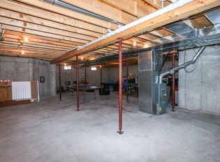 102 Aspen Woods Rd, Amsterdam, NY 12010