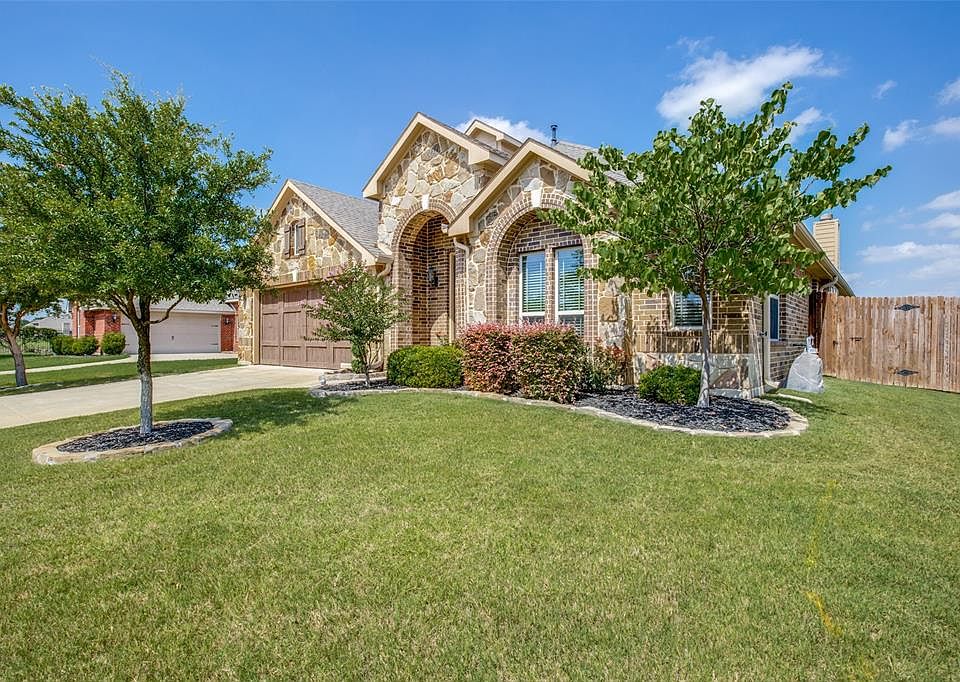 1st image of 407 Bellflower Ct