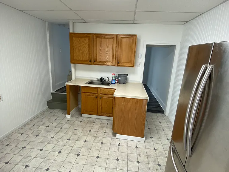 427 W Market St — Photo 9
