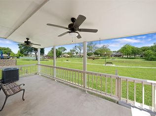 406 Lazy Ln, Montgomery, TX 77356