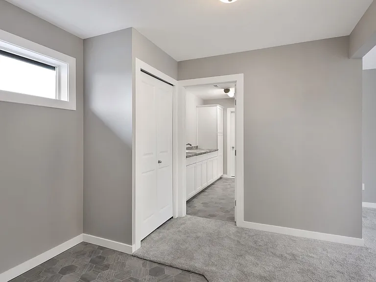 521 Main Pl — Photo 24