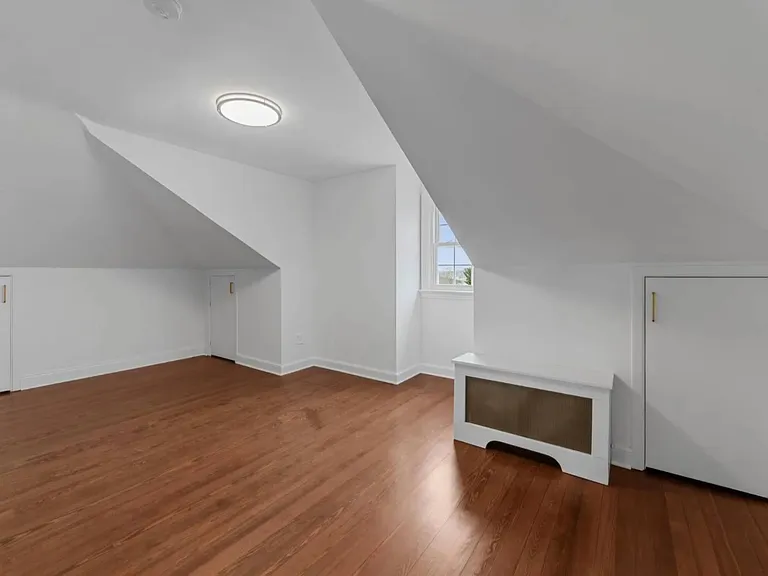 70 Normandy Rd — Photo 17