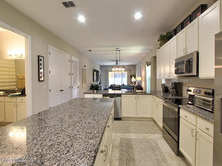 725 Simeon Dr — Photo 10