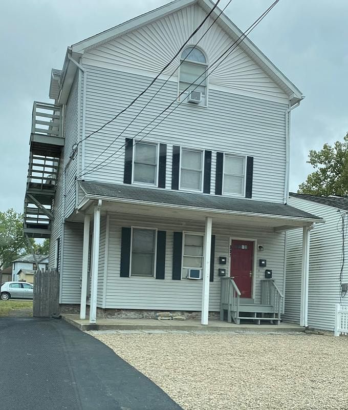 337 Montcalm St 3, Chicopee, MA 01020 Zillow