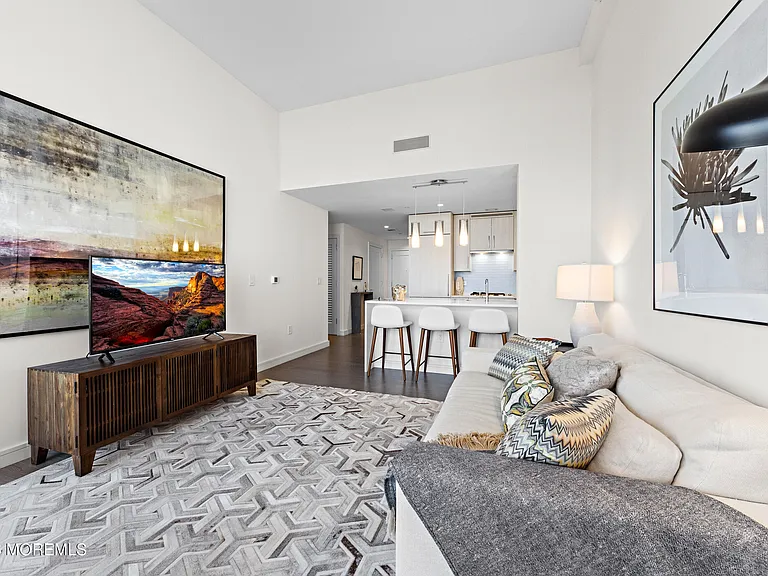 20 Melrose Ter #601 — Photo 11